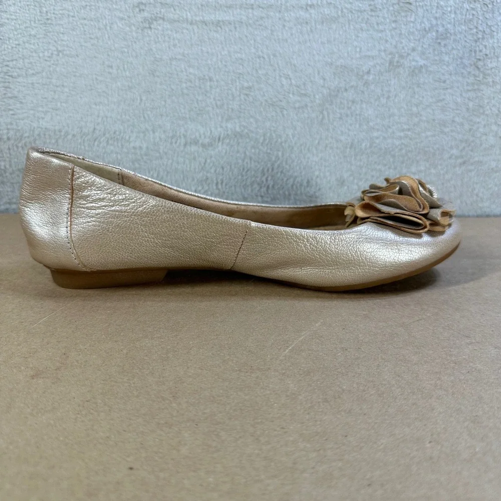 b.o.c Born Concept Metallic Gold Leather Floral‎ Rosette Ballet Flats BC0502 6.5